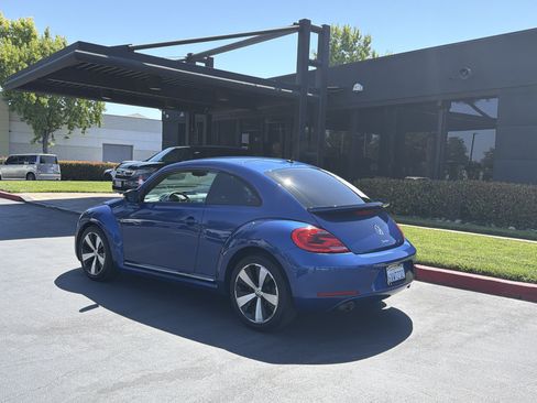 Used 2012 Volkswagen Beetle Turbo FWD image 16