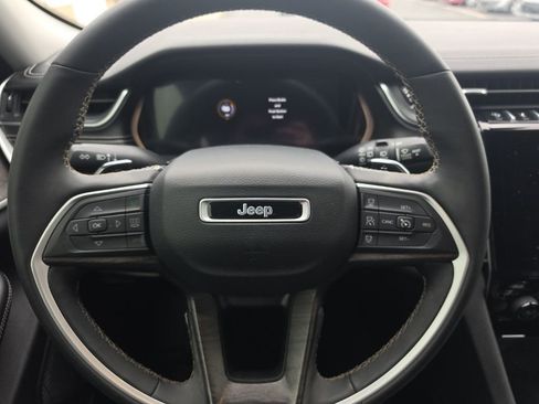 Used 2023 Jeep Grand Cherokee Limited AWD/4WD image 23