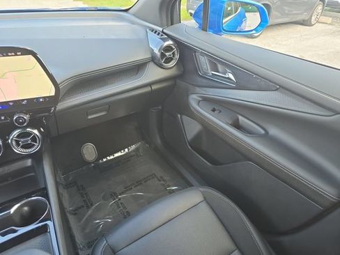 Used 2024 Chevrolet Blazer EV LT AWD/4WD image 12