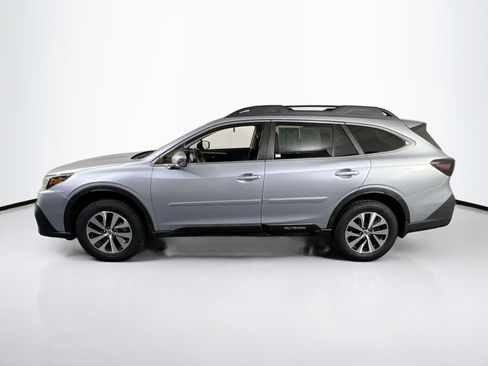 Used 2022 Subaru Outback Premium image 8