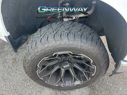 Used 2022 Chevrolet Silverado 1500 LT image 13