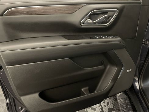 Used 2023 Chevrolet Tahoe Z71 w/ Luxury Package image 16