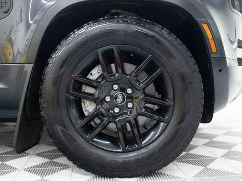 Used 2023 Land Rover Defender 90 SE AWD/4WD image 33