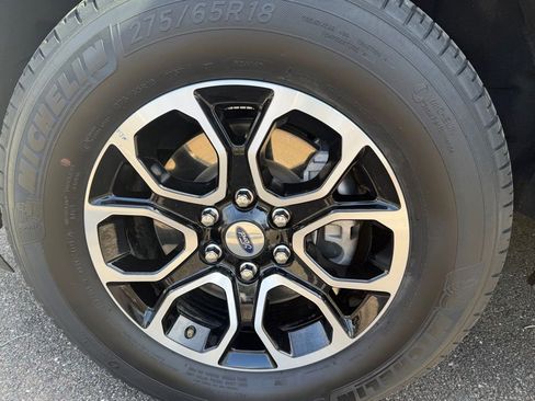 Used 2024 Ford Expedition Max XLT image 31