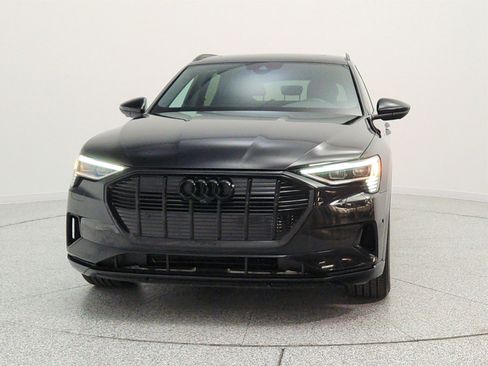 Used 2022 Audi e-tron Premium Plus w/ Premium Plus Package AWD/4WD image 2