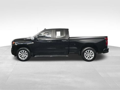 Used 2025 Chevrolet Silverado 1500 Custom RWD image 2