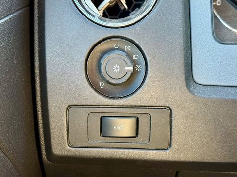 Used 2013 Ford F150 XLT w/ Luxury Equipment Group image 18