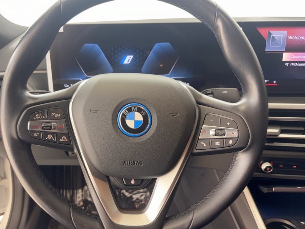 Used 2023 BMW i4 eDrive40 RWD image 10