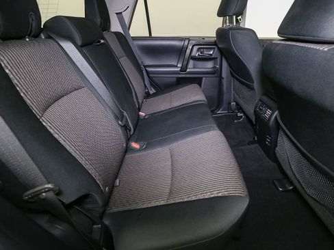 Used 2019 Toyota 4Runner TRD Off-Road AWD/4WD image 19