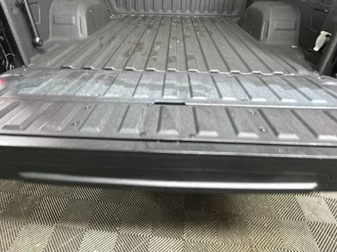 Used 2024 GMC Sierra 1500 AT4 w/ Technology Package AWD/4WD image 27