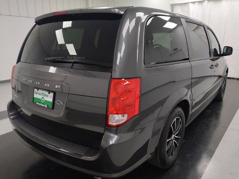 Used 2016 Dodge Grand Caravan SXT FWD image 9