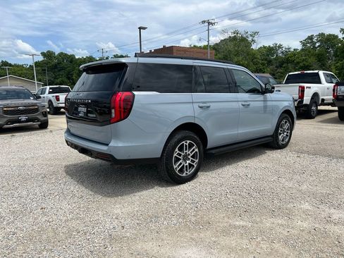 Used 2025 Ford Expedition Active AWD/4WD image 8
