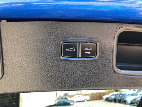 Used 2017 Porsche Macan AWD/4WD image 37