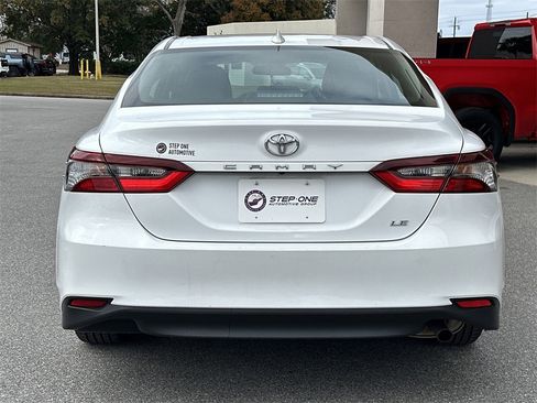 Used 2022 Toyota Camry LE image 6