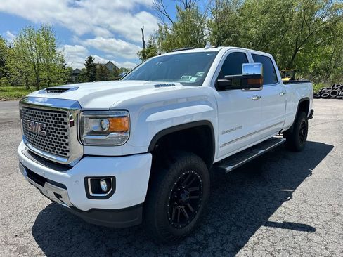 Used 2017 GMC Sierra 3500 Denali w/ Duramax Plus Package AWD/4WD image 11