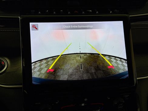 Used 2023 Jeep Grand Cherokee 4WD 4xe image 3