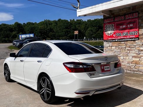 Used 2017 Honda Accord Sport Special Edition image 6