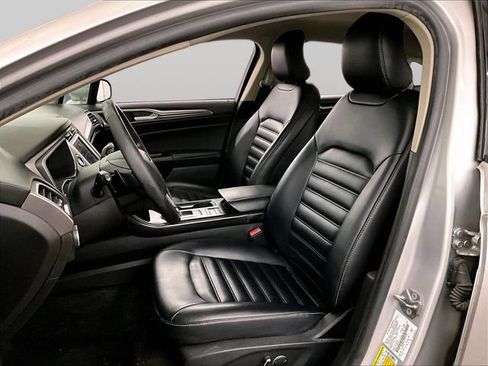 Used 2019 Ford Fusion SEL FWD image 25