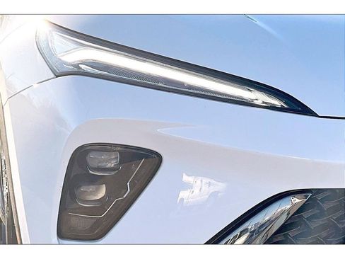 Used 2025 Buick Envision Sport Touring image 29