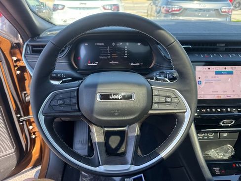 New 2026 Jeep Grand Cherokee Limited AWD/4WD image 10