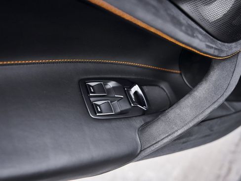 Used 2024 McLaren 750S image 33