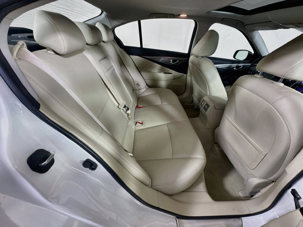 Used 2016 INFINITI Q50 3.0t Premium w/ 3.0T Premium Plus Package RWD image 35