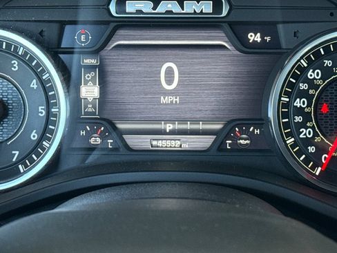 Used 2025 RAM 1500 Laramie AWD/4WD image 33