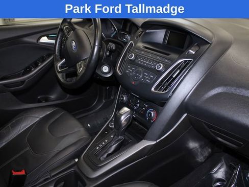 Used 2015 Ford Focus SE w/ Equipment Group 201A image 24