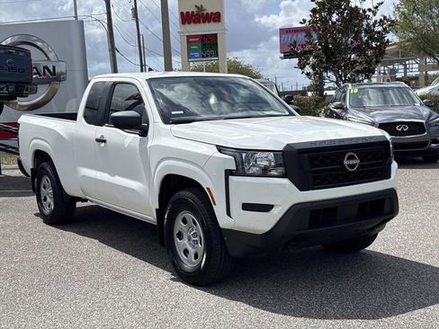Used 2022 Nissan Frontier S w/ Technology Package AWD/4WD image 2