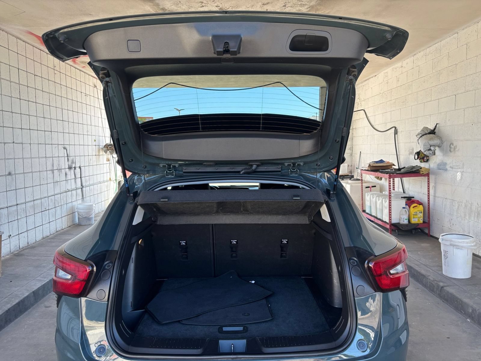 Used 2025 Chevrolet Trax LT FWD image 29
