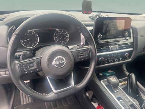 Used 2024 Nissan Pathfinder SV FWD image 8