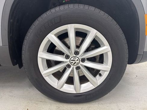 Used 2017 Volkswagen Tiguan Wolfsburg Edition image 27
