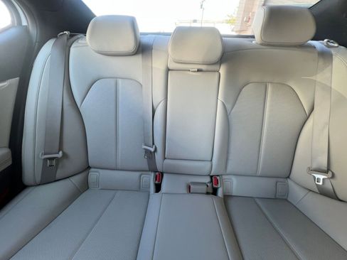 Used 2025 Genesis G70 2.5T image 38