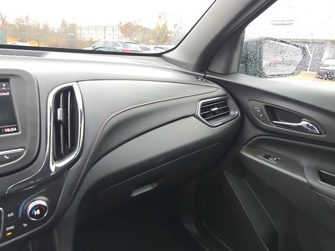 Used 2023 Chevrolet Equinox RS image 25