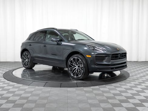 New 2026 Porsche Macan AWD/4WD image 9