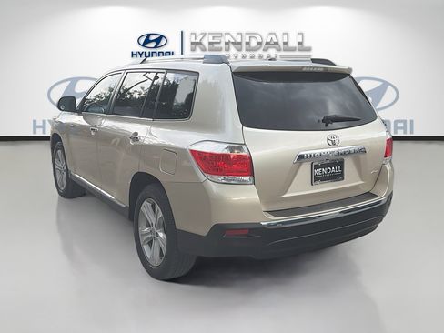 Used 2013 Toyota Highlander Limited image 4