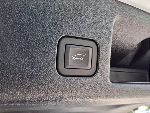 Used 2025 Chevrolet Equinox EV LT FWD image 23