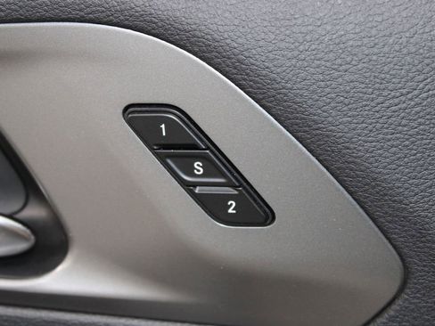 Used 2025 Chrysler Pacifica Select FWD image 42