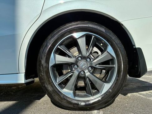 Used 2023 Honda Odyssey Elite image 14