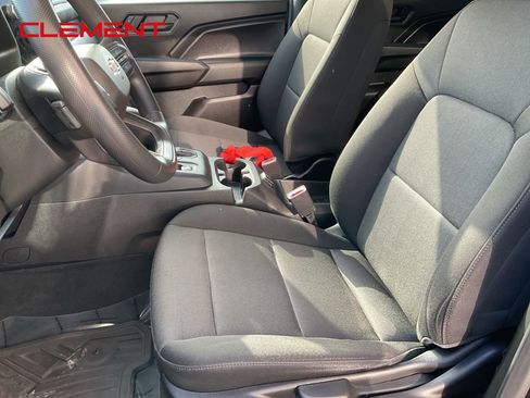 Used 2024 Chevrolet Colorado W/T RWD image 19