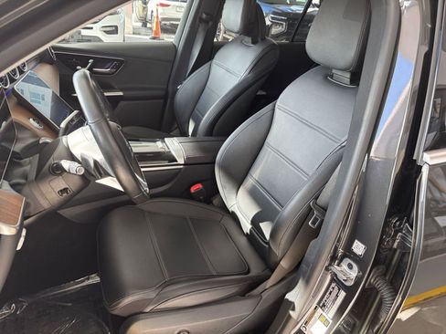 Used 2023 Mercedes-Benz GLC 300 GLC 300 image 36