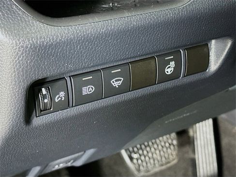 Used 2020 Toyota RAV4 XLE image 20