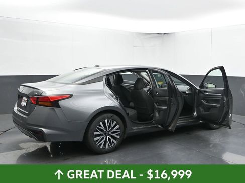 Used 2023 Nissan Altima 2.5 SV image 57