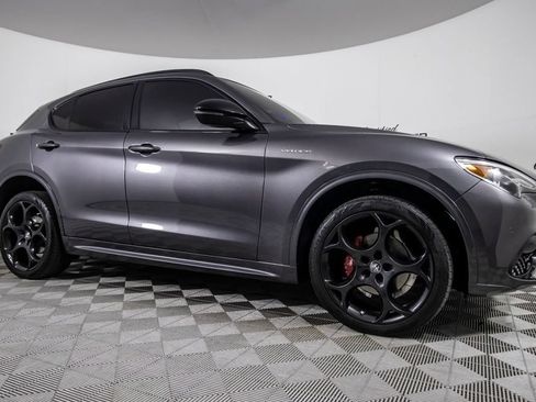 Used 2022 Alfa Romeo Stelvio Veloce AWD/4WD image 2