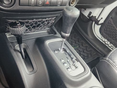 Used 2013 Jeep Wrangler Unlimited Sahara w/ Dual Top Group image 20