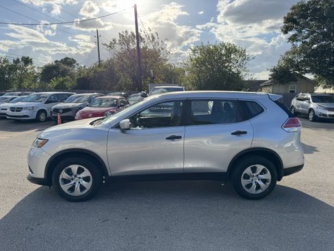 Used 2016 Nissan Rogue S image 9