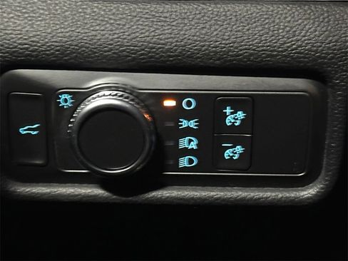 Used 2020 Ford Explorer XLT w/ Comfort Package image 17