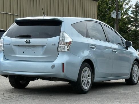 Used 2013 Toyota Prius V Two FWD image 5