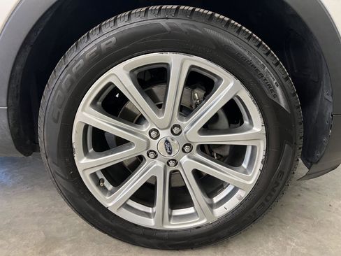 Used 2016 Ford Explorer Limited image 41