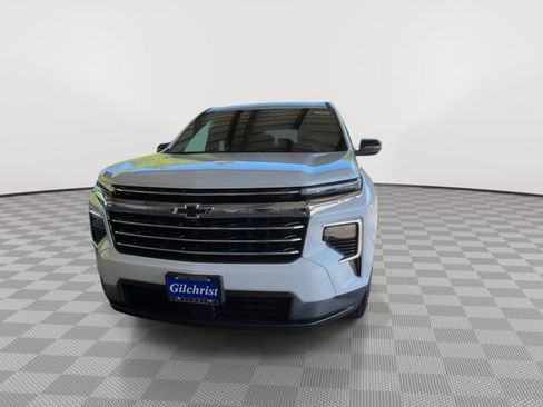 New 2026 Chevrolet Traverse LT w/ Driver Confidence Package AWD/4WD image 3